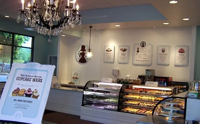 A bakery with many different types of pastries.